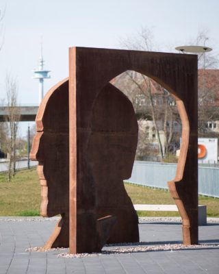 Jörg Plickat: Klaus-Groth-Denkmal, (Foto: KUNST@SH/Jan Petersen)