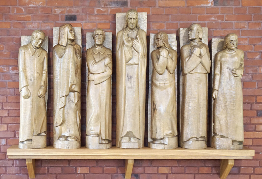Otto Flath: Altarfiguren in der Christuskirche (Foto: Marlise Appel, Evangelische Akademie der Nordkirche, 2024)