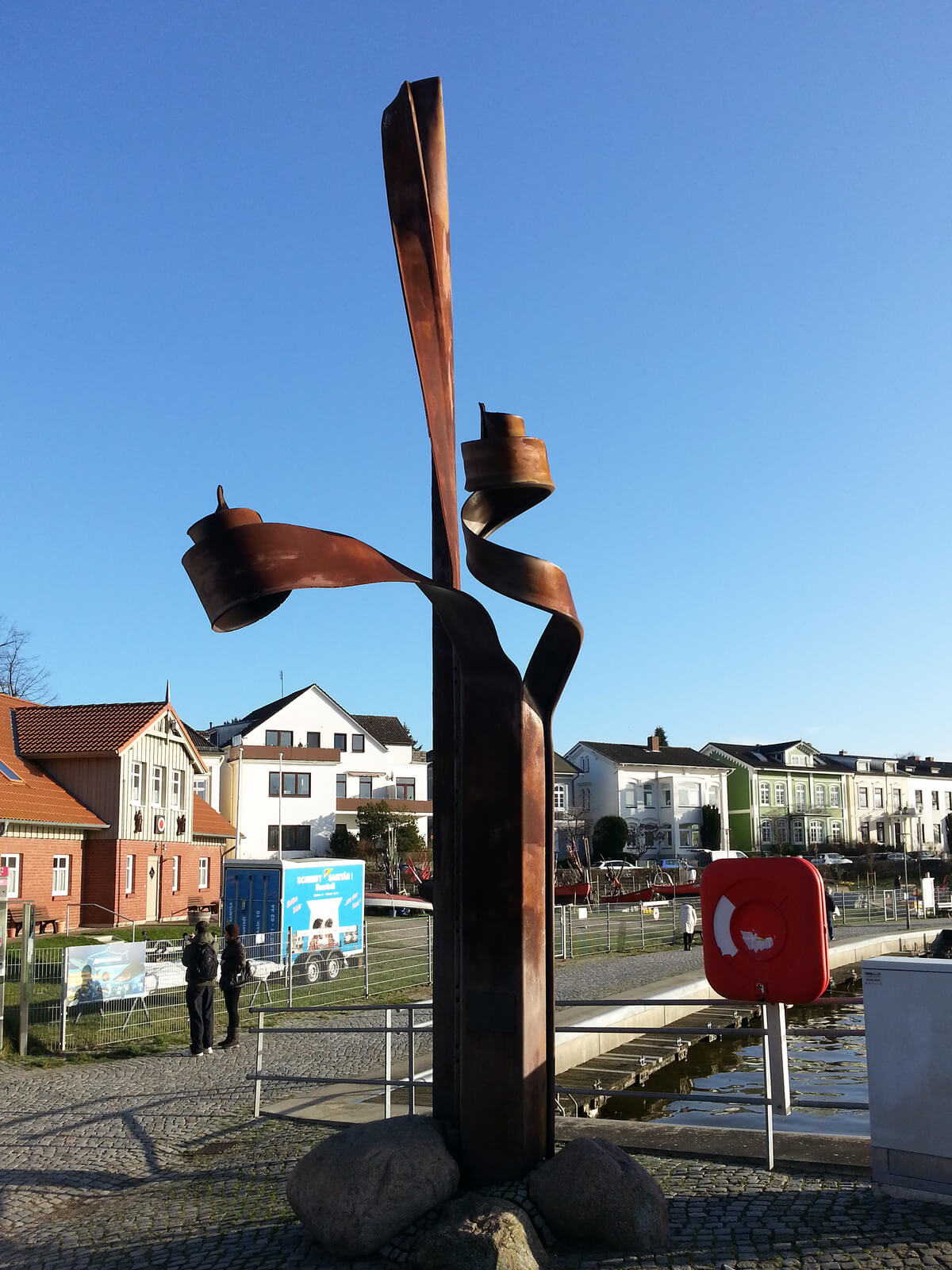 Verformte Spundbohle in Neustadt, (Foto: KUNST@SH/Jan Petersen)