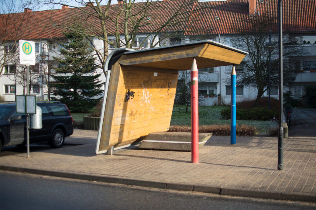 Uwe Gripp: Buswartehäuschen Modell Schulbuch, (Foto: KUNST@SH/Jan Petersen)