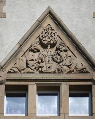 August Henneberger: Bauschmuck am Gymnasium (Foto: Kunst@SH/Jan Petersen, 2024)