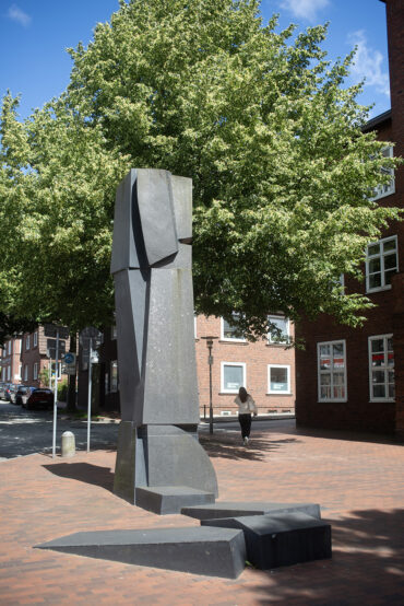 Jörg Plickat: Dithmarscher Stele (Foto: Kunst@SH/Jan Petersen, 2024)