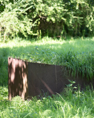 Svenja Döring: Grasskulptur (Foto: Kunst@SH/Jan Petersen, 2024)