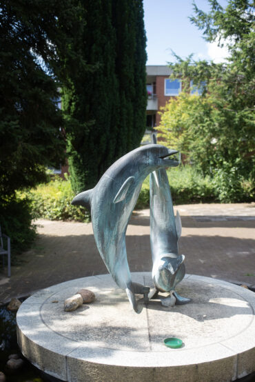 Robert Müller-Warnke: Delfinbrunnen (Foto: Kunst@SH/Jan Petersen, 2024)