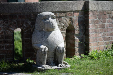 Kynokephaloi an der Schlossbrücke (Foto: Kunst@SH/Jan Petersen, 2024)