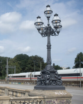 Carl Börner: Kandelaber an der Lombardsbrücke (Foto: Kunst@SH/Jan Petersen, 2024)