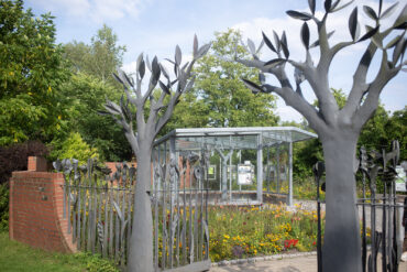 Isabel und Kurt Lange: Eingangstor zum Neuen Botanischen Garten (Foto: Kunst@SH/Jan Petersen, 2024)