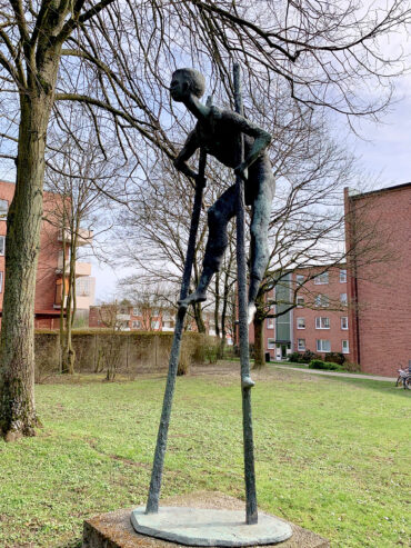 Robert Müller-Warnke: Stelzenläufer (Foto: Kunst@SH/Jan Petersen, 2020)